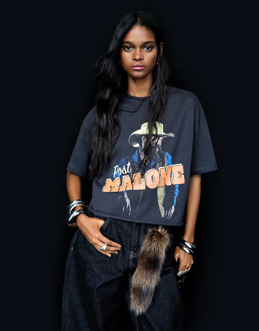 Bershka - T-Shirt in Schwarz und Weiß mit „Post Malone"-Print von Bershka