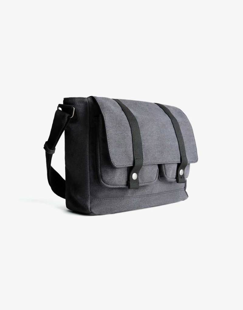 Bershka - Tasche in Schwarz mit Taschen vorne von Bershka