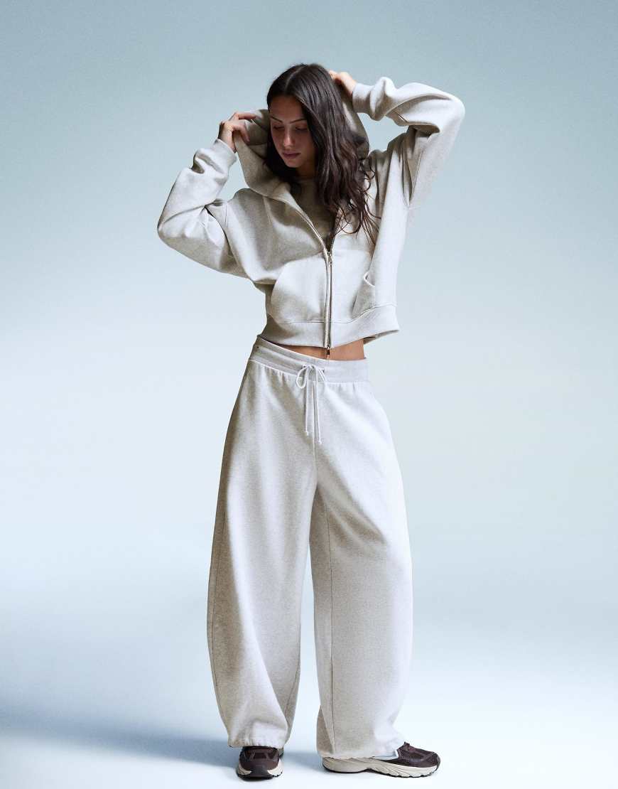 Bershka - Weiche Barrel-Hose in Hellgrau Bershka - Weiche Barrel-Hose in Hellgrau von Bershka