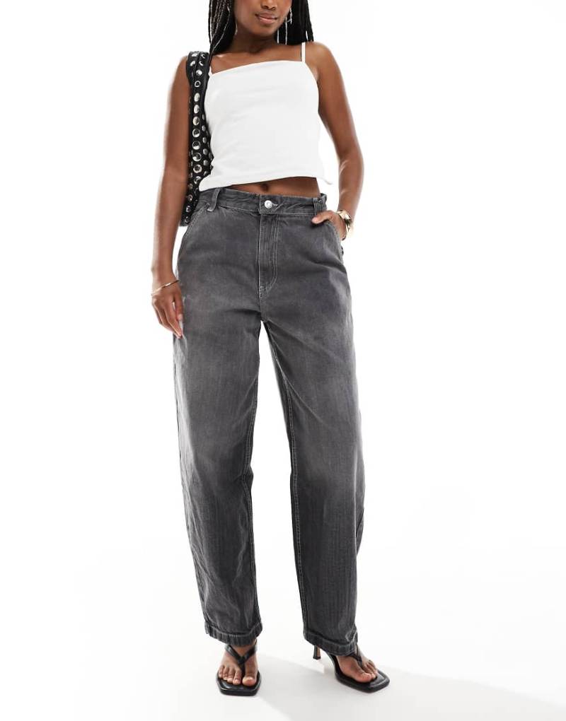 Bershka - Weit geschnittene Skater-Jeans in Dirty-Grau von Bershka