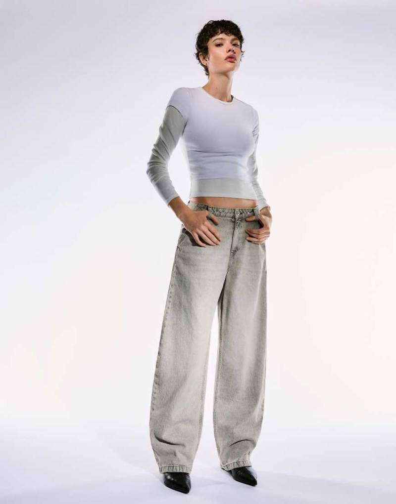 Bershka - Weite Balloon-Jeans in Hellgrau von Bershka