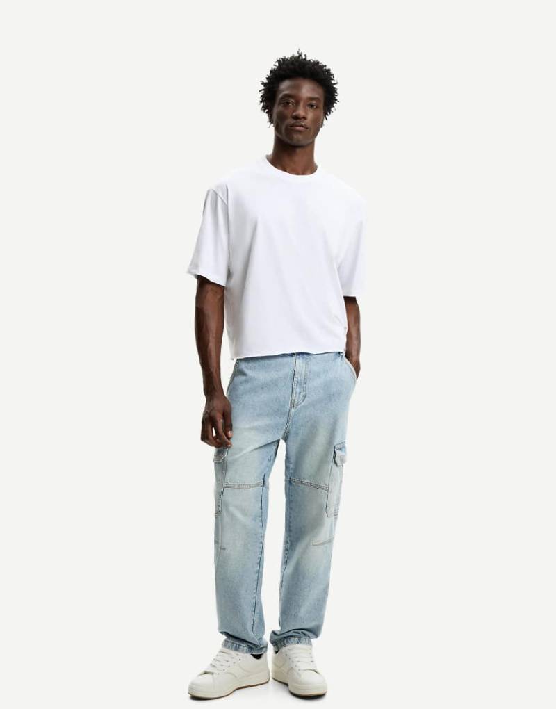 Bershka - Weite Cargo-Jeans in Blau von Bershka