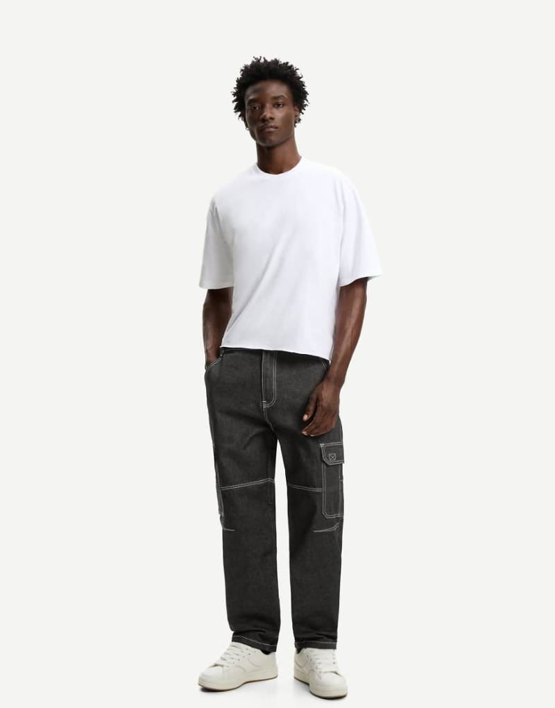 Bershka - Weite Cargo-Jeans in Schwarz von Bershka