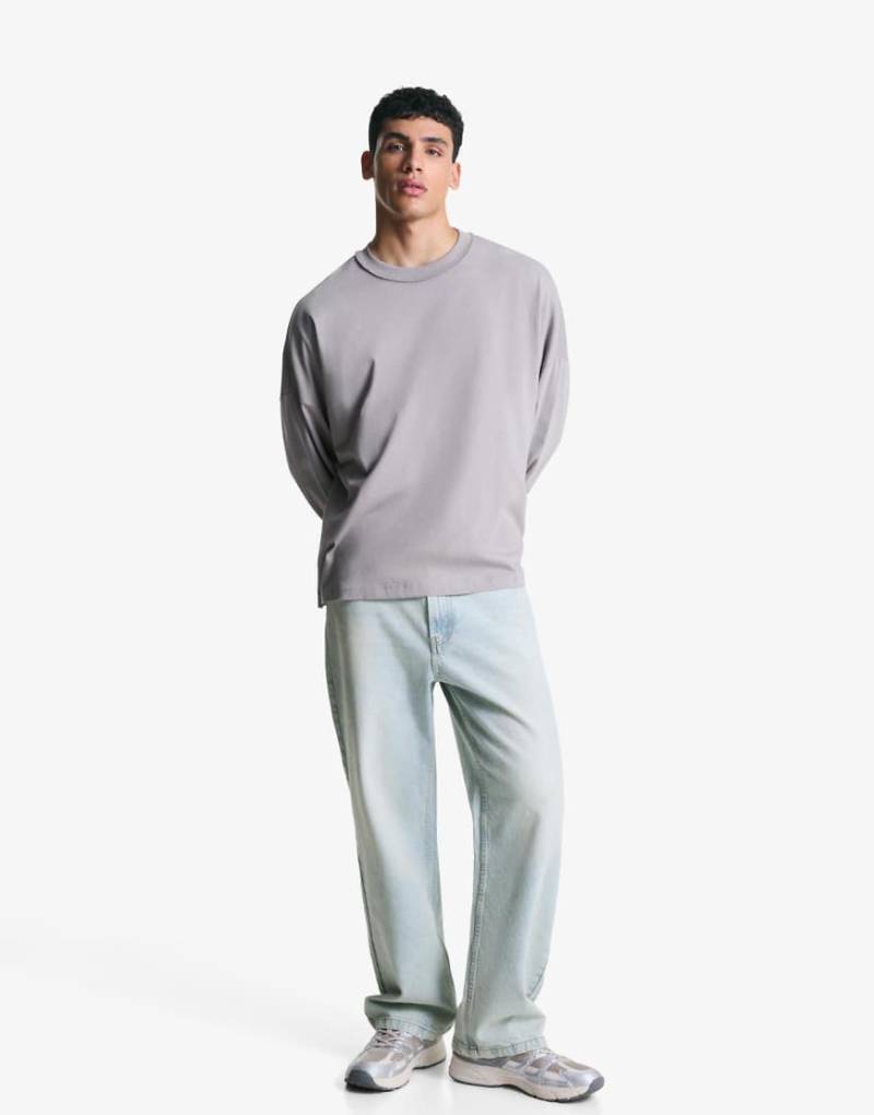 Bershka - Weite Jeans in Hellblau von Bershka