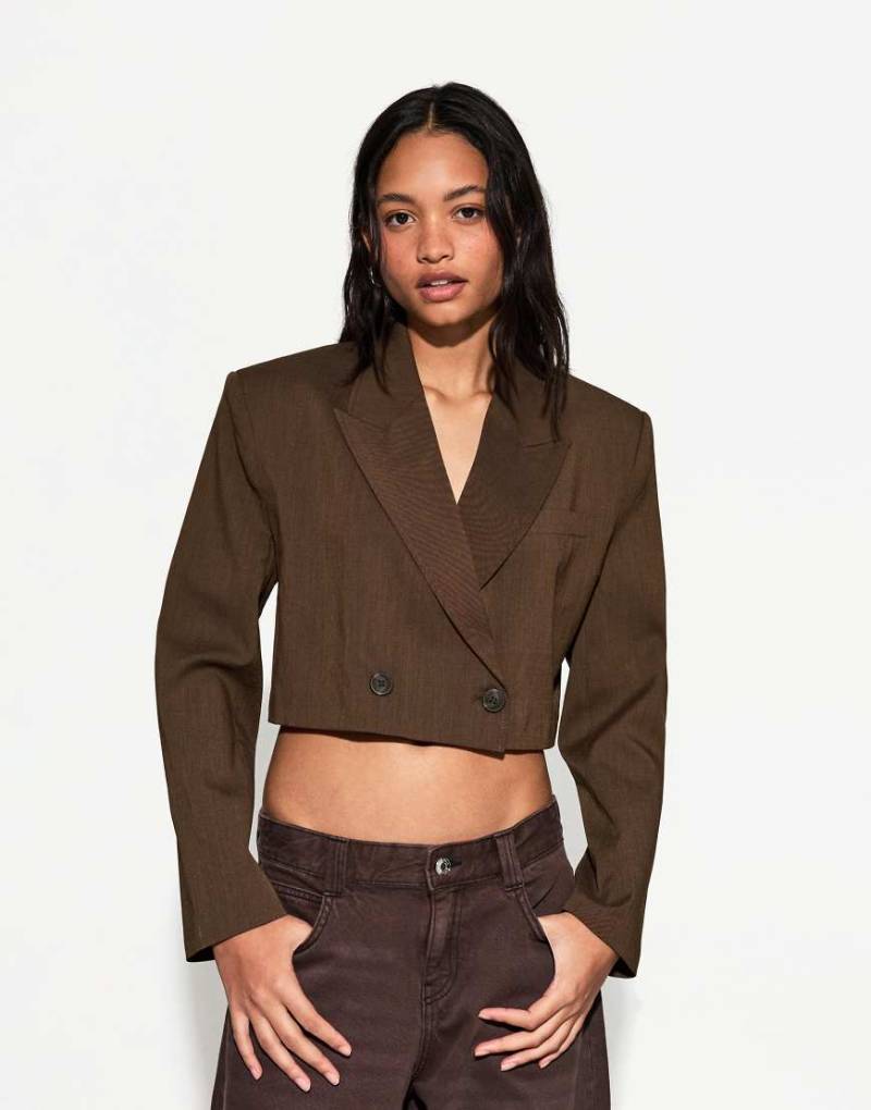 Bershka - Zweireihiger, kastiger Blazer in Braun von Bershka