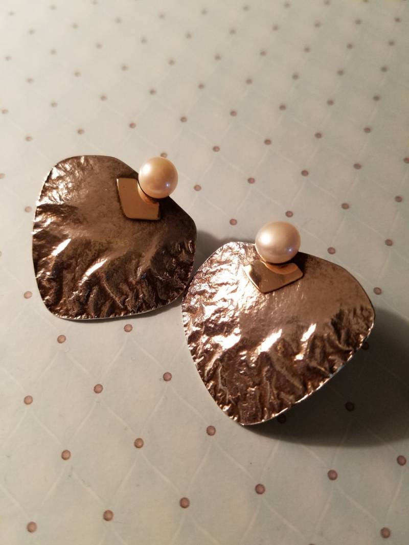 Vintage Handgearbeitete Lorraine Lenskold Sterling Silber, Perle Und 14Kt Ohrringe von BertsBounty