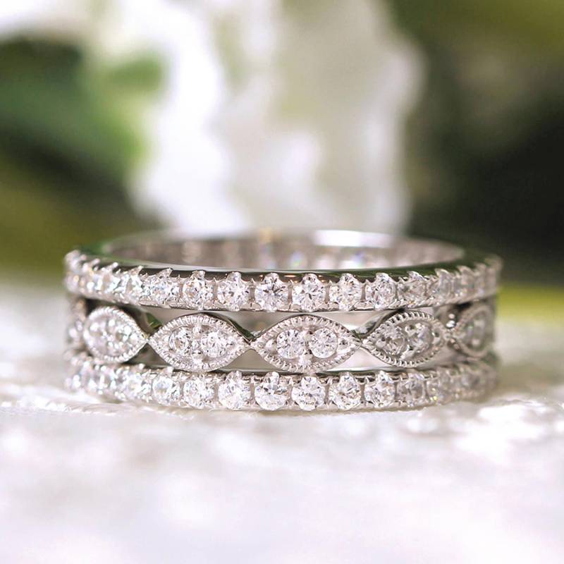 Gemischte Art Deco Eternity Ring Set - Stapelbare Brilliant Cut & Pave Stack Vintage Braut Ehering | 2954-3R von BesbelleJewels