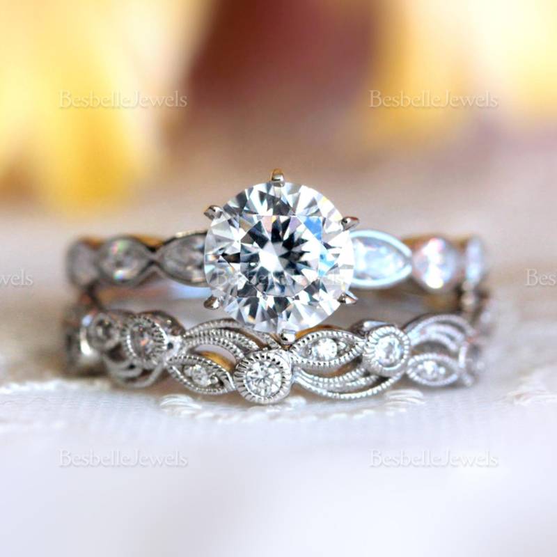 Einzigartiges Vintage Art Deco Braut Set Ring - Brilliantschliff Verlobungsring Jubiläumsring Mix & Matching Geschenk Für Sie | 3414-2Lr von BesbelleJewels