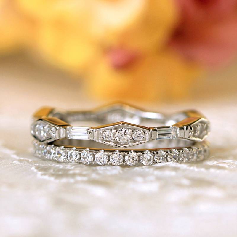 Einzigartiges Vintage Art Deco Eternity Ring Stapelbares Set - Ringe Im Baguette- Und Brilliantschliff Ehering Stapelbar [Br3116-2] von BesbelleJewels