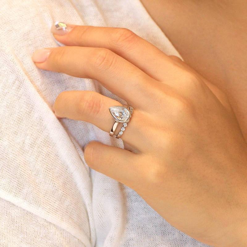 Elegante Birne Statement Verlobungsring Set - Einzigartige Bezel Ehering Reise [Br3050-2] von BesbelleJewels