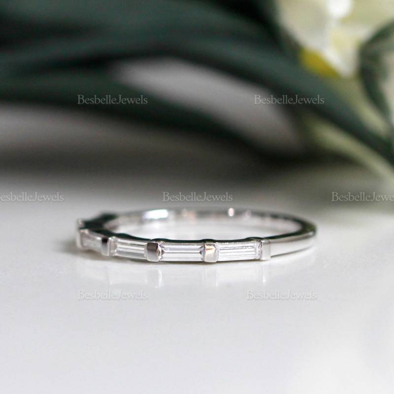 Indie Baguette Band Ring - Schnitt Halber Eternity 1, 5 Mm Breite Stapelring Ehering Bandring | 0221R von BesbelleJewels