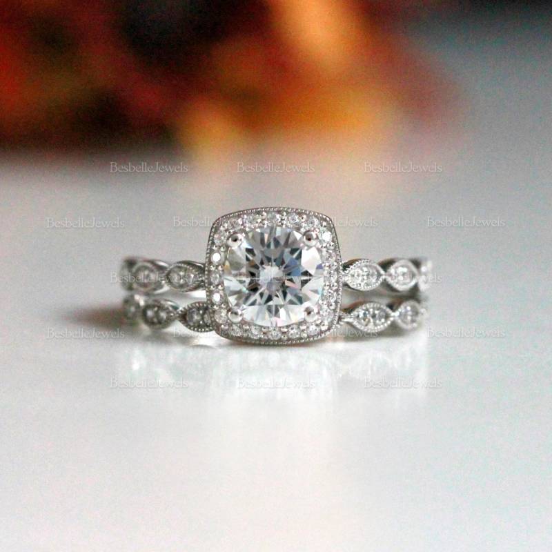 Rundes Art Deco Brautring Set/Runder Verlobungsring Vintage Ring 2Pc | 5553-2R von BesbelleJewels