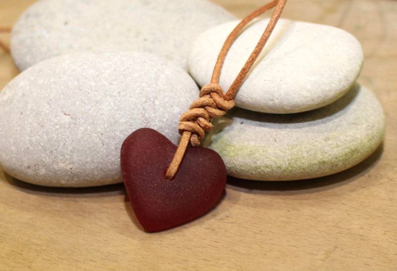 Seeglas Anhänger Herz Strand Schmuck Ozean Halskette Seeschaum Muttertagskette Rotes von BesidetheseaStudio