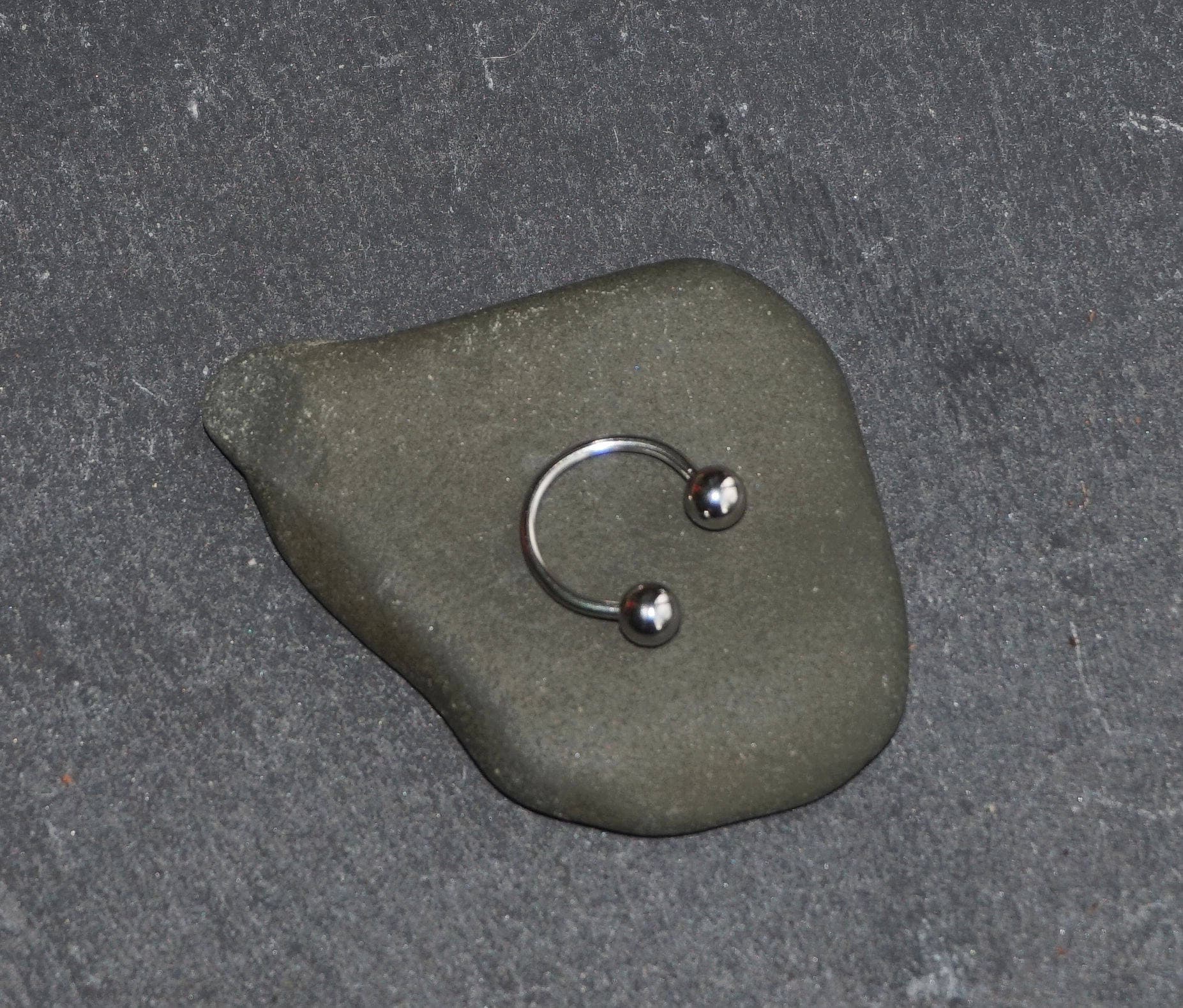 16G Hufeisen Barbell, Captive Ball Verschluss Chirurgenstahl Körperschmuck Lippenpiercing Nasenpiercing. Unverlierbares Septum 16G Hufeisen Barbell, Captive Ball Verschluss Chirurgenstahl Körperschmuck Lippenpiercing Nasenpiercing. Unverlierbares Septum von BessiesBodyJewellery