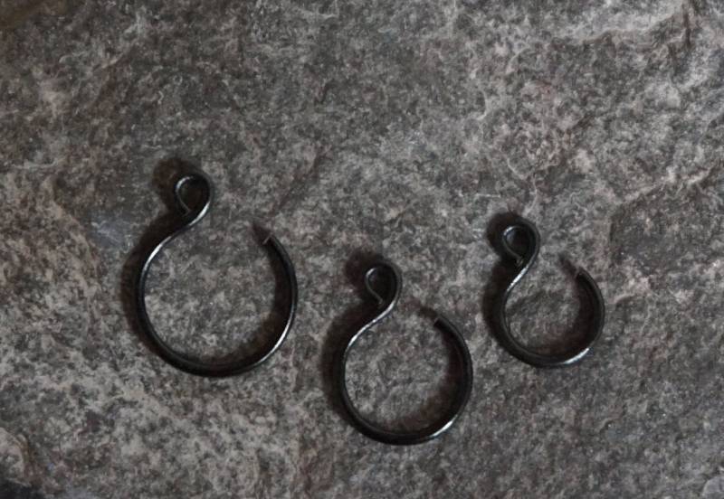 Fake Nasenring, Nasenbügel, Piercing, Ohrring, Körperschmuck, Schwarzer Nasenring Body Piercing Schmuck von BessiesBodyJewellery