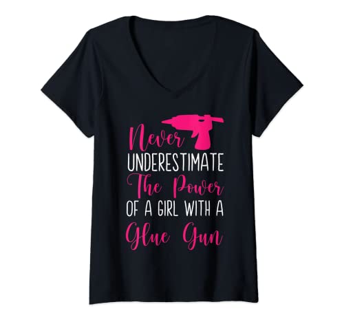 Damen A Girl With A Glue Gun - Funny Glue Gun DIY Crafting Gift T-Shirt mit V-Ausschnitt von Best Crafting Apparel and Gifts