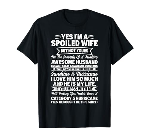 Verwöhnte Ehefrau Flitterwochen Paar Ehefrau Ehemann Ehefrauen Mädchen T-Shirt Verwöhnte Ehefrau Flitterwochen Paar Ehefrau Ehemann Ehefrauen Mädchen T-Shirt von Best Wife Marriage Couple Women Gifts From Husband