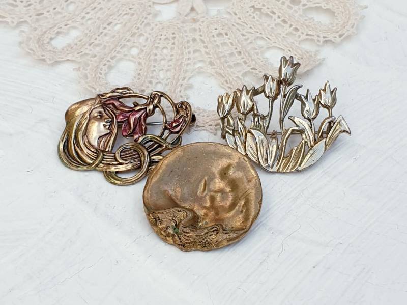 Drei Vintage Jugendstil Inspirierte Broschen. Schmuck Lot von BestAntiqueBoutique