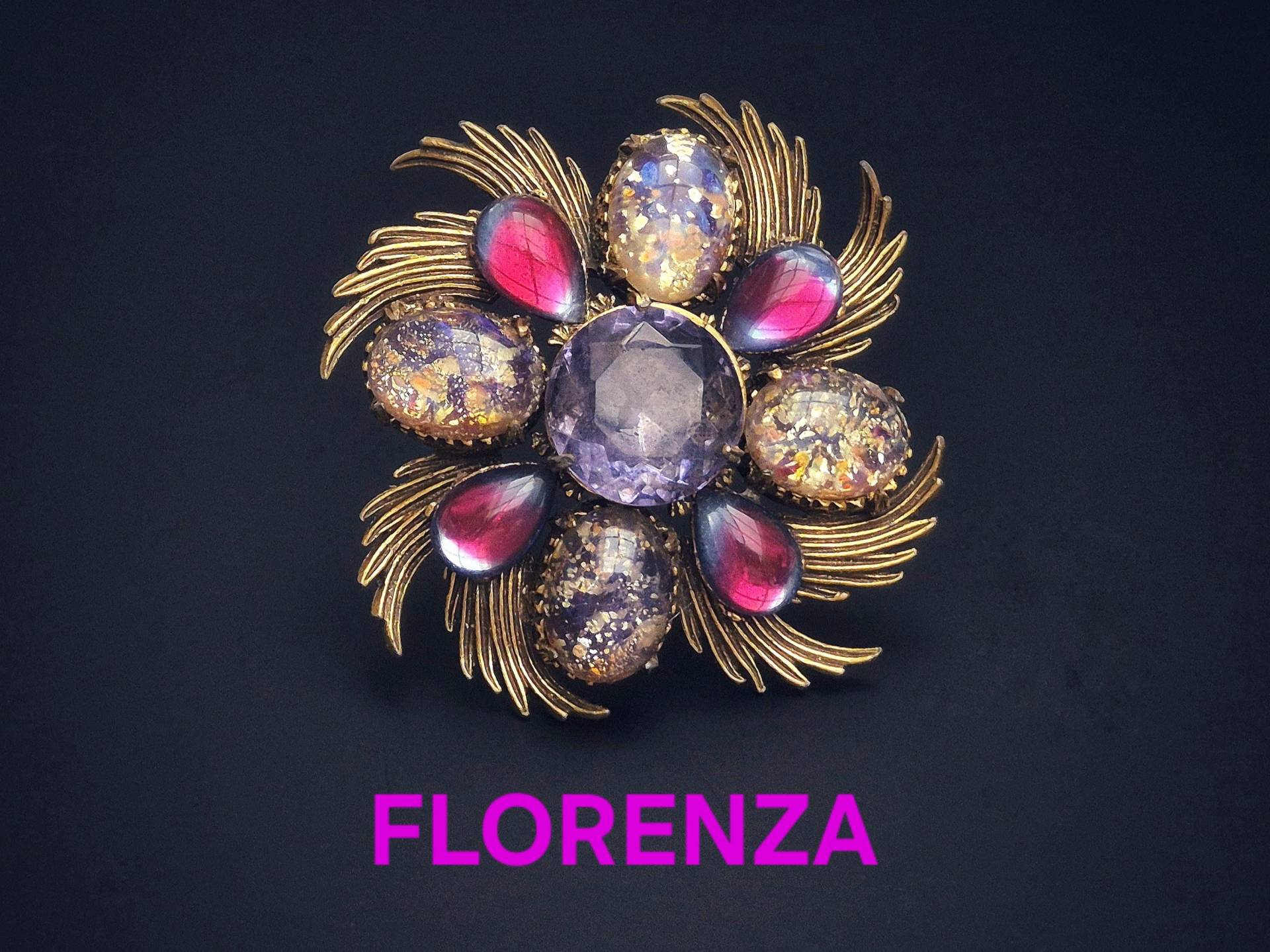 Florenza Seltene Vintage Brosche/Anhänger Mit Drachenatem Oval Cabochons Und Rosa Blau Bicolor Teardrop Cabochons Florenza Seltene Vintage Brosche/Anhänger Mit Drachenatem Oval Cabochons Und Rosa Blau Bicolor Teardrop Cabochons von BestAntiqueBoutique