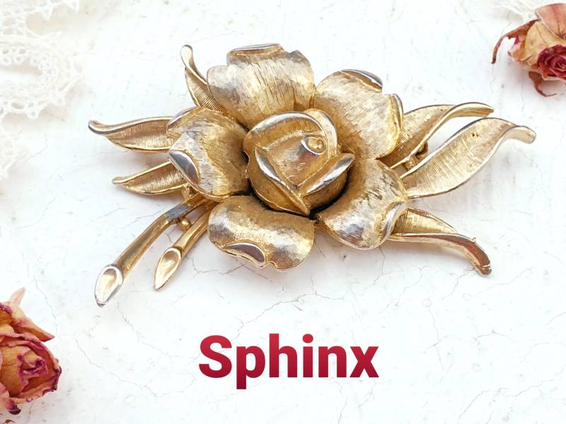 Sphinx Selten Vintage 1950Er Jahre Gold Ton Rose Brosche Signiert Von Sphinx von BestAntiqueBoutique