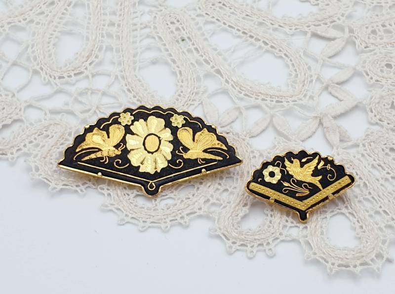 Vintage Damaszener Toledo Gold Inlay Fächerförmige Broschen. Set Aus Zwei von BestAntiqueBoutique