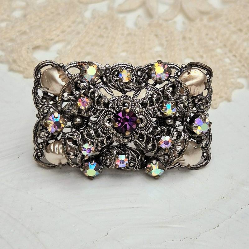 Vintage Neugablonz Filigrane Rechteckige Brosche Anhänger in Silber Ton Mit Faux Perlen Und Ab Strasssteinen. West Deutschland 1960Er Jahre von BestAntiqueBoutique