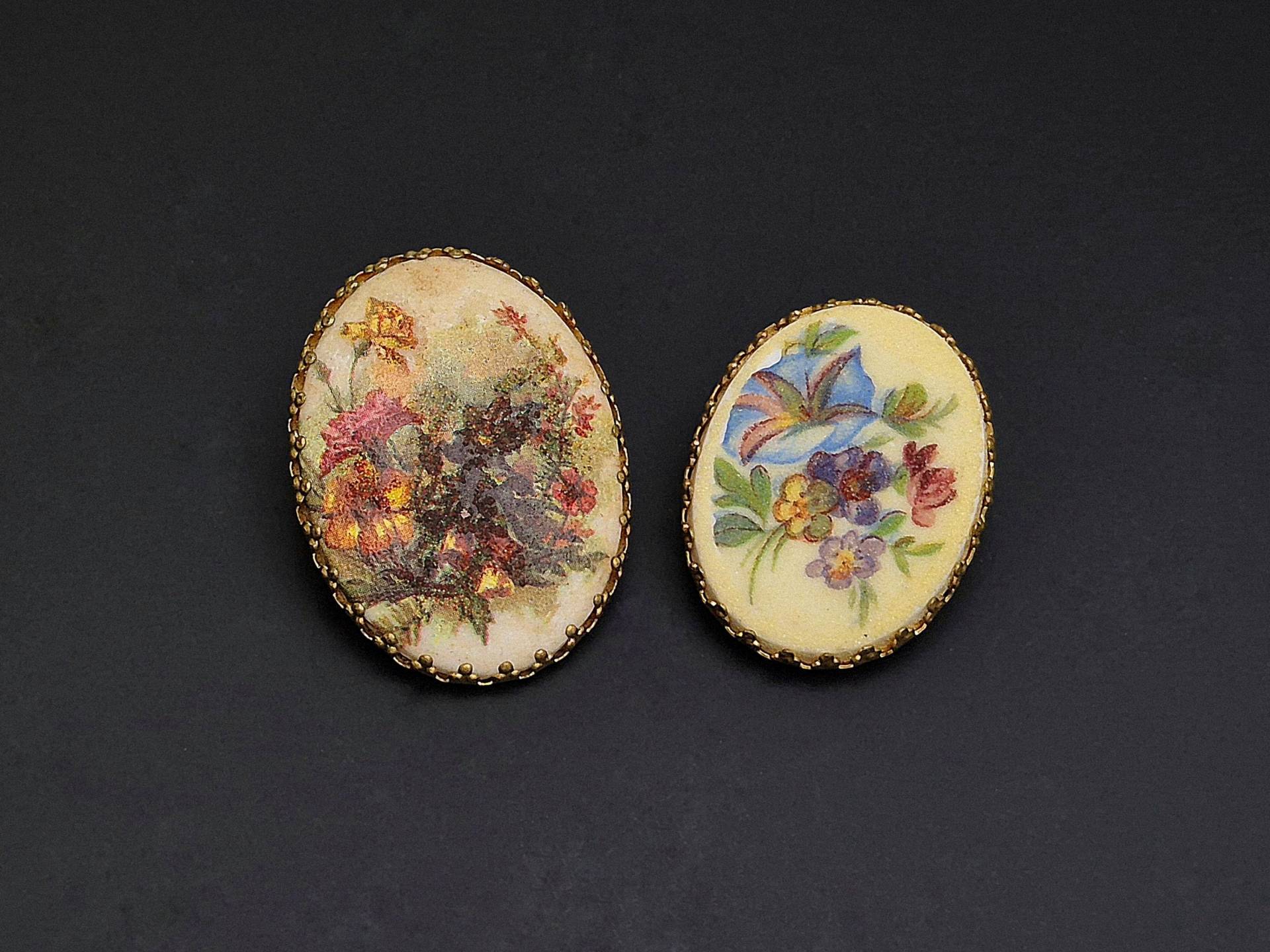 Zwei Vintage Oval Blumen Schalclips. Schmuck Lot von BestAntiqueBoutique