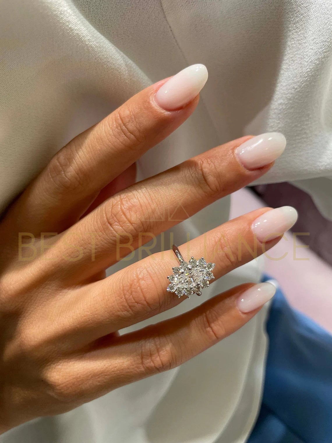 2, 00 Karat Brautring Marquise Halo Stil 14K Weißgold Lab Grown Diamant Verlobungsring - Yali Model von BestBrilliance