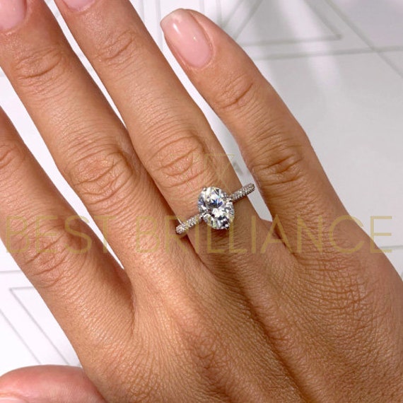 Einzigartiger 2.5 Ct Perfekter Ovaler Moissanite Jubiläumsring von BestBrilliance