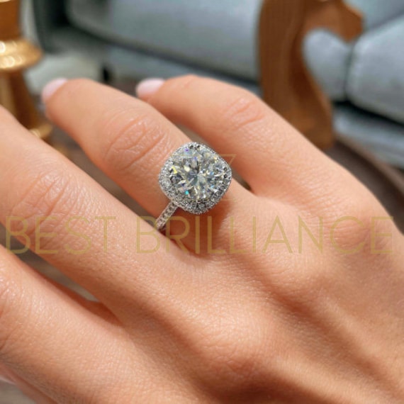 Großer Halo Extravaganter Art Deco Ring Für Braut Funkelnde 9, 5mm Moissanite Diamanten Einzigartiger Spitzenklasse Edlen Schmuck von BestBrilliance