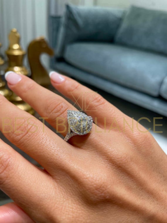 High End Großer 2.2 Karat Birne Moissanite Diamant Jubiläumsring von BestBrilliance