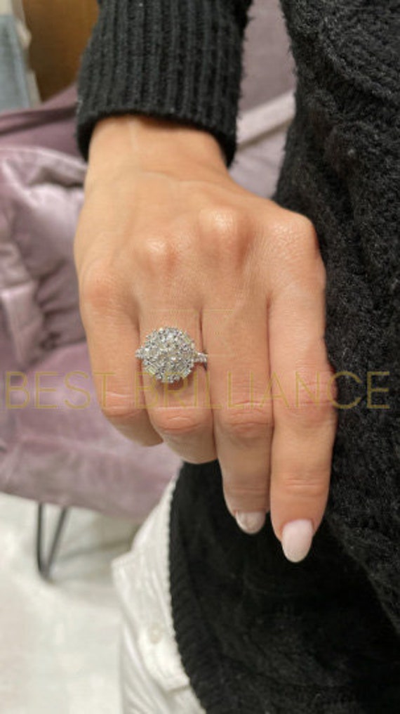 Wunderschöner Runder Halo-Verlobungsring Lab Grown Diamant 2.5 Karat 14K Weißgold Brautring - Schneeflocke Model von BestBrilliance
