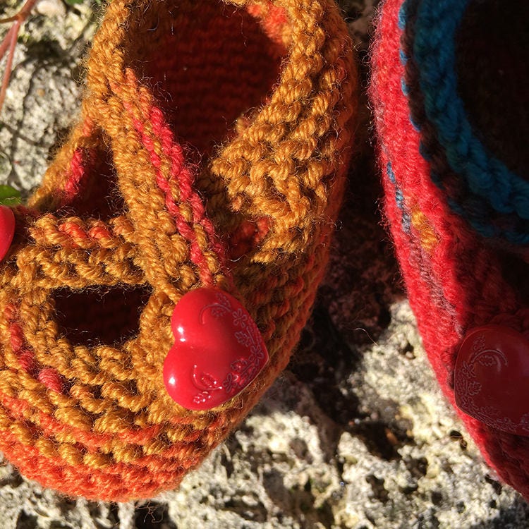Herz Herbst Hand Gestrickt Baby Bootie von BestFootForwardKnits