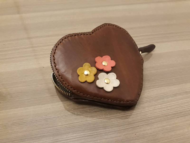Handgefertigte Leder Herz Geldbörse Floral Zip Wallet von BestLeatherGifts
