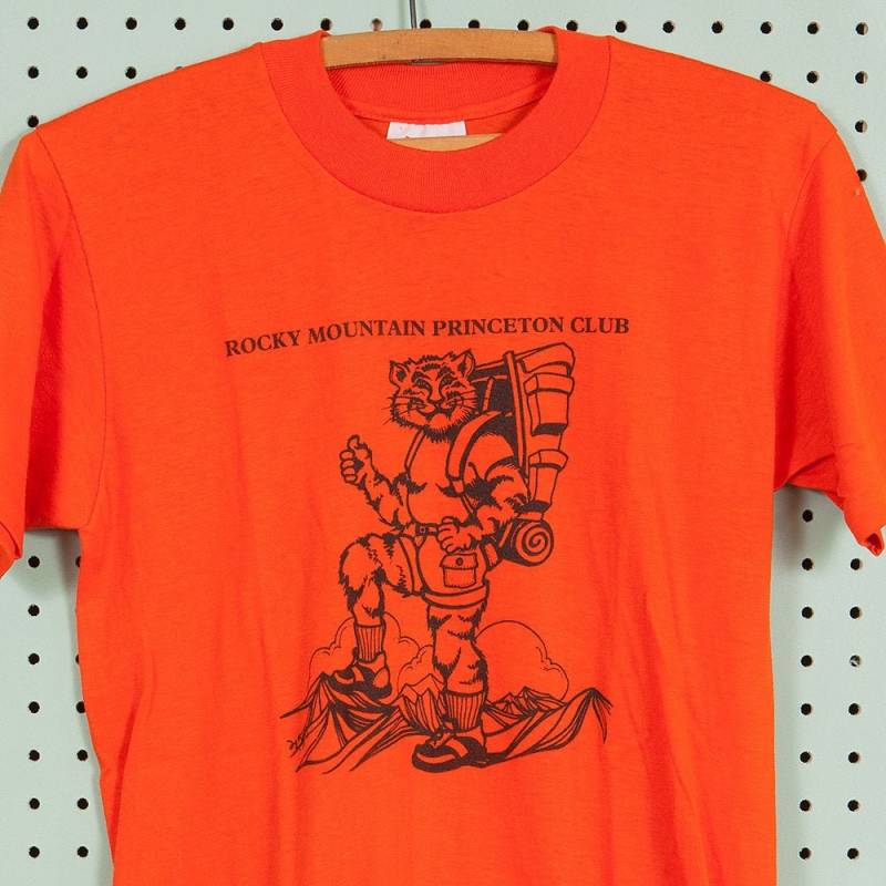 90Er Jahre Vintage Rocky Mountain Princeton Club Stedman T Shirt Größe M von BestOnlyVintage