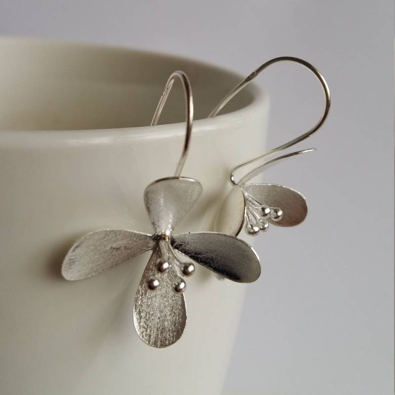 Blumen Ohrringe Flores Blancas - Gefrostete Silberohrringe Lange Stielohrringe Silberschmuck Schmuck Geschenkidee Für Sie Blumen Ohrringe Flores Blancas - Gefrostete Silberohrringe Lange Stielohrringe Silberschmuck Schmuck Geschenkidee Für Sie von BestSpanishShop