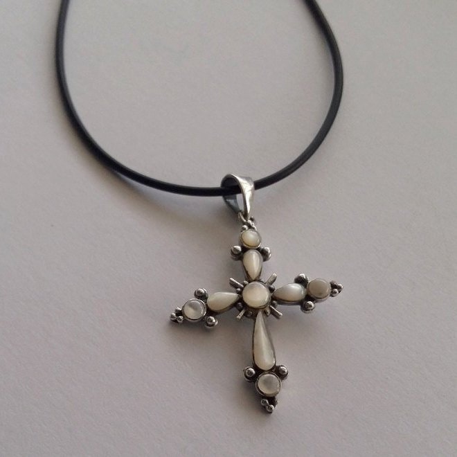 Mutter Kreuz Anhängercruz Nacar - Halskette Geschenkidee Zur Taufe Weißer Kreuzanhänger Silberkreuz Perlmuttkreuz von BestSpanishShop