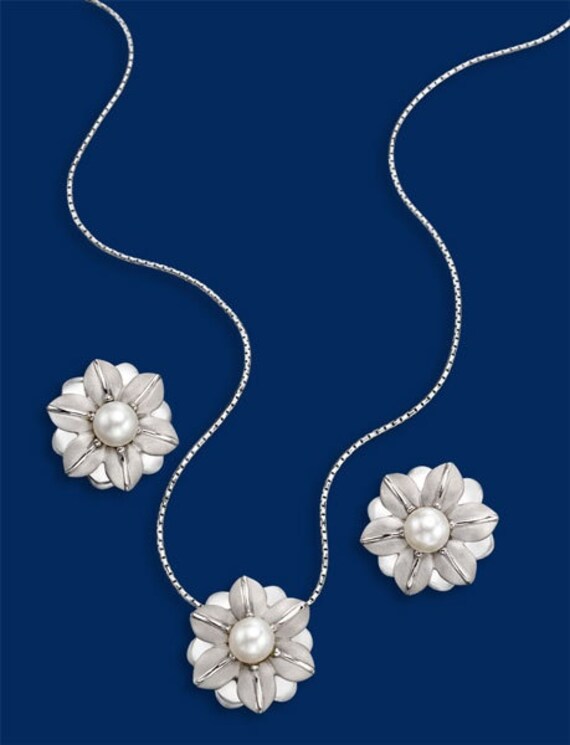 Perle Lotus, Lotus Anhänger, Halskette, Freude Des Herzens/Energie Interaktiv von BestWay2BJewelry