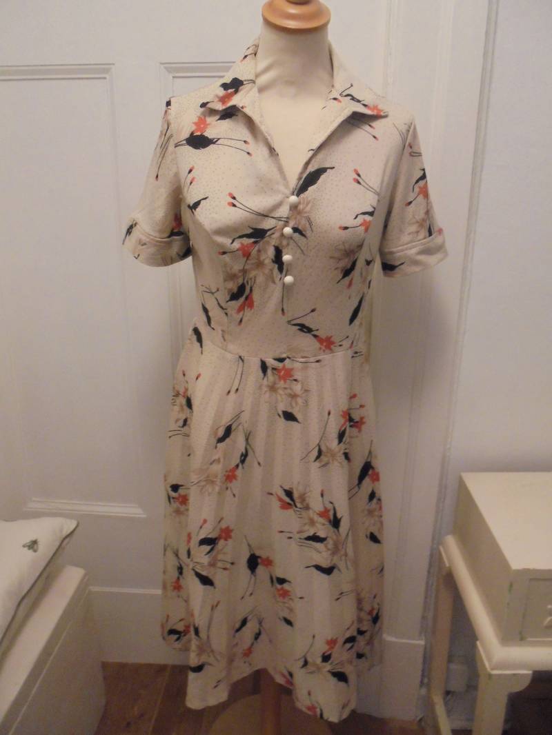 Beige Geblümt 70Er Kleid C&a 36 von BesteKinderstube