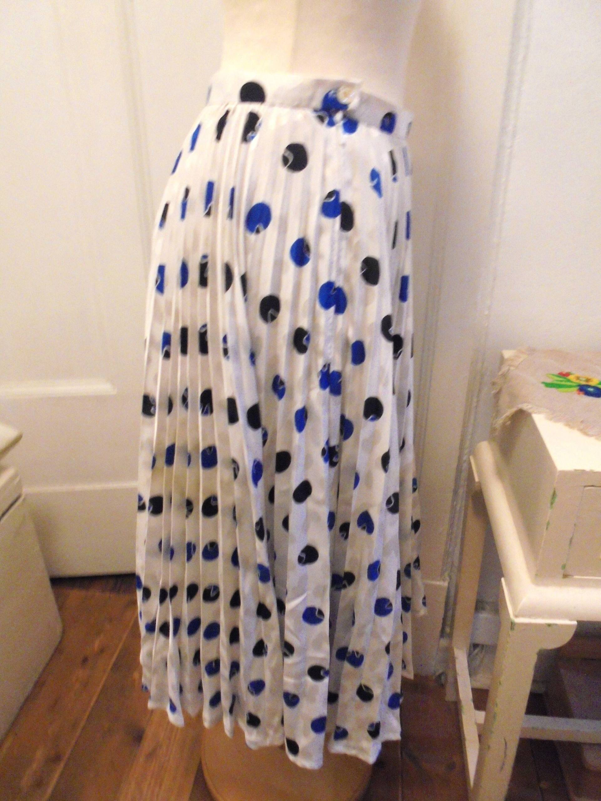 Gepunkteter Vintage Rock 70Er Faltenrock Weiß Blau Schwarz Polka Dots von BesteKinderstube