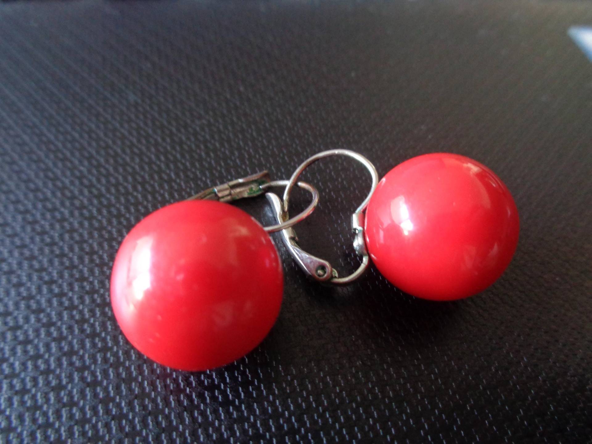 Knallrote Ohrhänger Ohrschmuck Kugeln 50Er 60Er Knallrote Ohrhänger Ohrschmuck Kugeln 50Er 60Er von BesteKinderstube