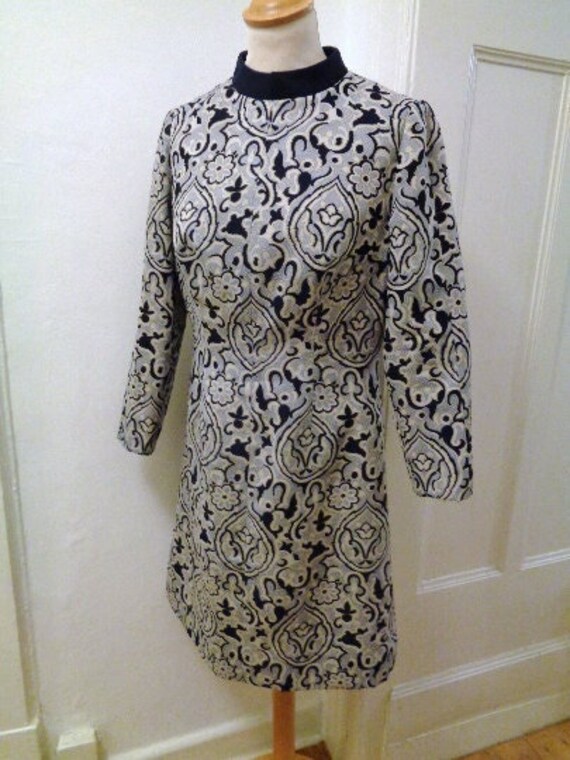 Schickes 60Er 70Er Geblümtes Etuikleid Stehkragen Dunkelblau Hellgrau von BesteKinderstube