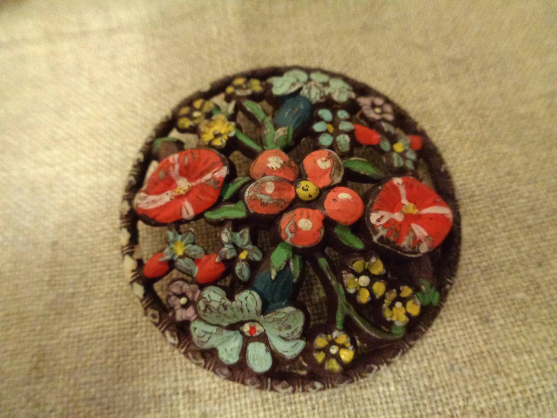 Schöne Runde Brosche Blumenmotiv 30Er 40Er Jahre Schöne Runde Brosche Blumenmotiv 30Er 40Er Jahre von BesteKinderstube