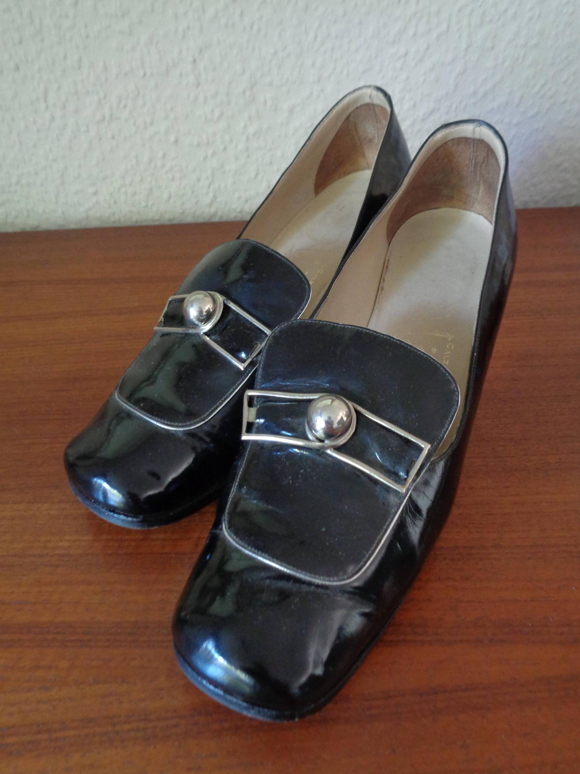 Schwarze 60Er Lack Pumps Silber Absatz Vintage Schwarze 60Er Lack Pumps Silber Absatz Vintage von BesteKinderstube