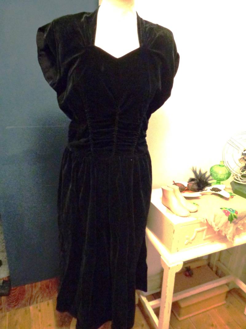 Schwarzes Abendkleid Samt 40Er 50Er Gerafft Cocktailkleid 38 von BesteKinderstube