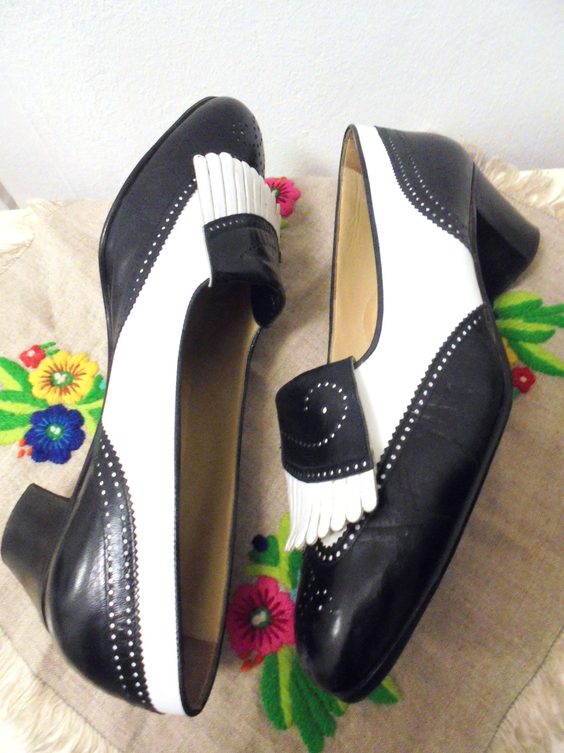 Tolle Pumps Schwarz Weiß 39, 5 40Er Stil Vintage Lederquaste Tolle Pumps Schwarz Weiß 39, 5 40Er Stil Vintage Lederquaste von BesteKinderstube