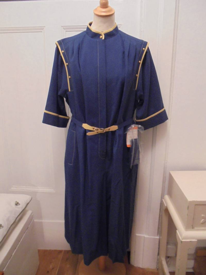 Witziges 80Er Kleid in Dunkelblau Mit Gelb von BesteKinderstube