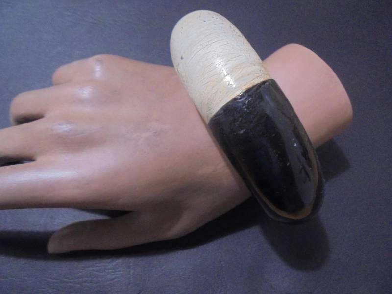 starker 80Er 90Er Armreifen Schwarz Beige von BesteKinderstube