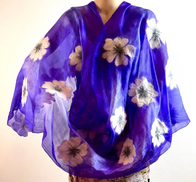 Seidenschal Violett Blumenmuster Merinowolle Gefilzt Stola Handarbeit Felted Merino Wool Silk Scarf Exklusive Unikat Frauentag Geschenk von BestfromZentralAsia