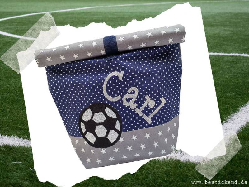 Bestickte Lunchbag Fussball + Name //Marine - Grau// Lunchbox Brotbeutel 20 Schriftarten Geschenk Frühstücksbeutel Picknicktasche von Bestickend
